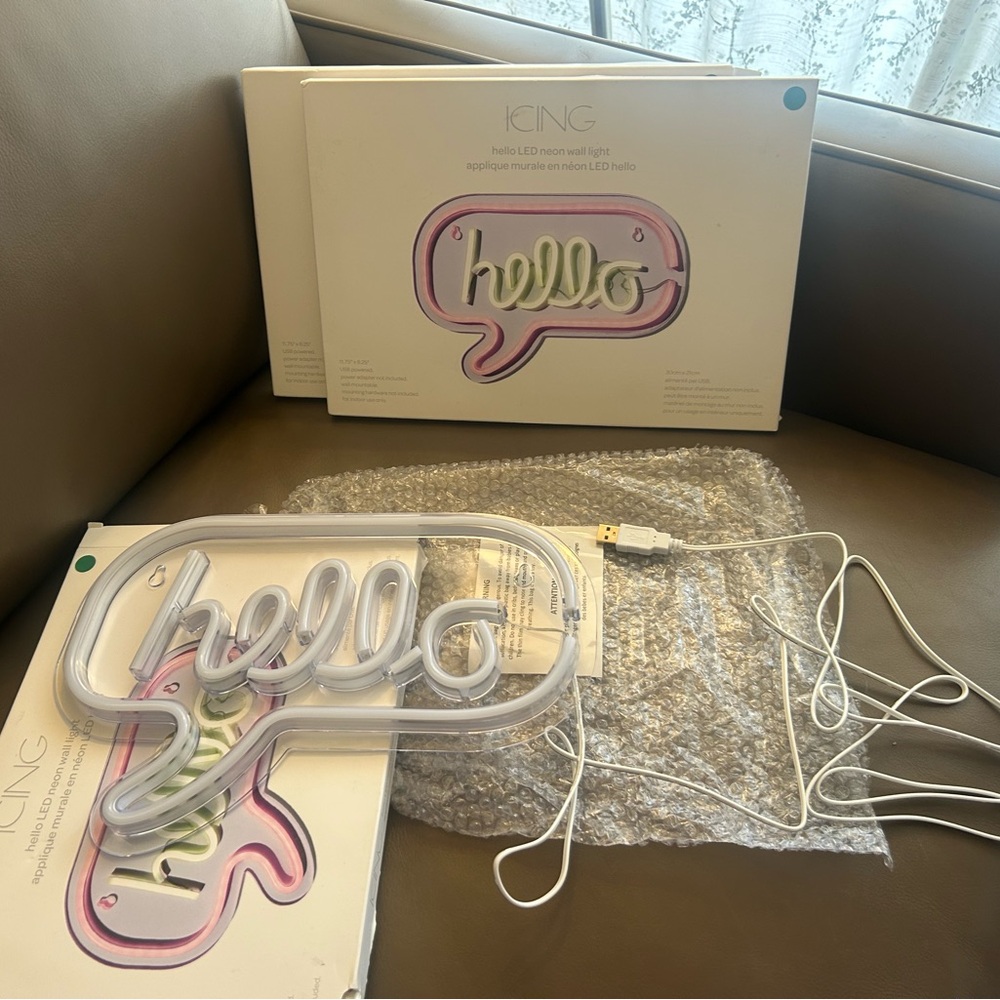 Icing White 'Hello' LED Wall Decor - Picture 11 of 16